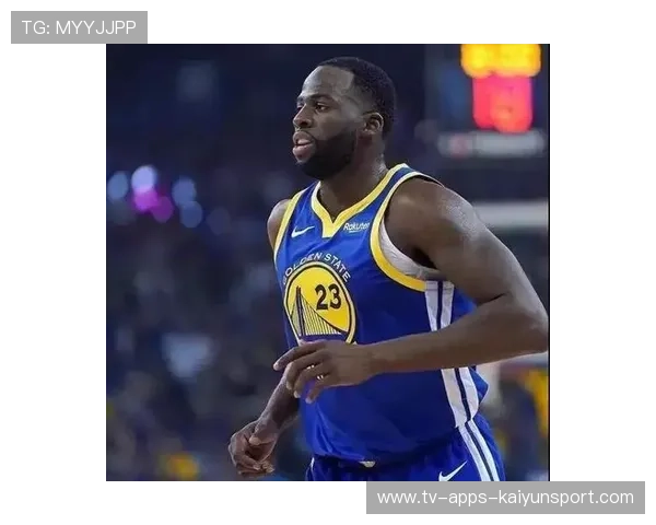 库里被拍深夜写战术笔记，认真劲头惊人